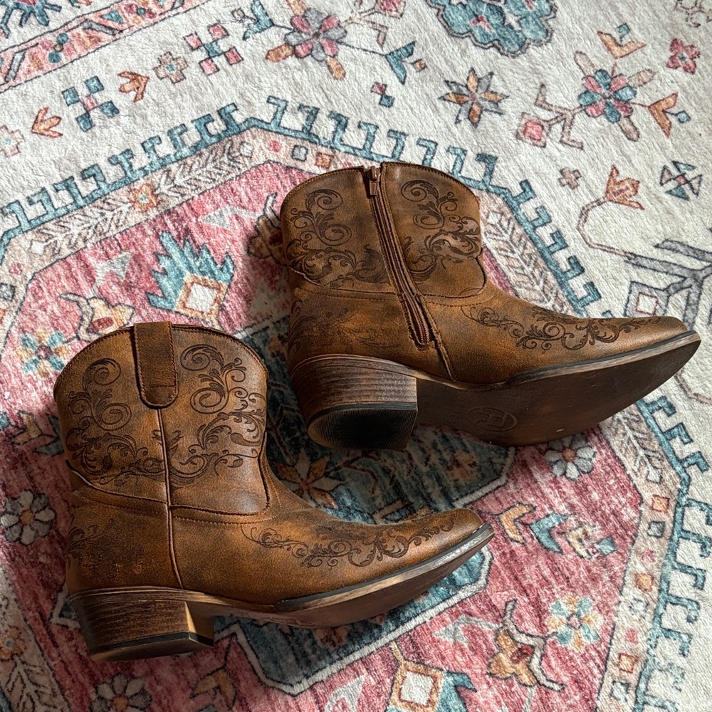 Roper Brown Embossed Leather Ankle Boots